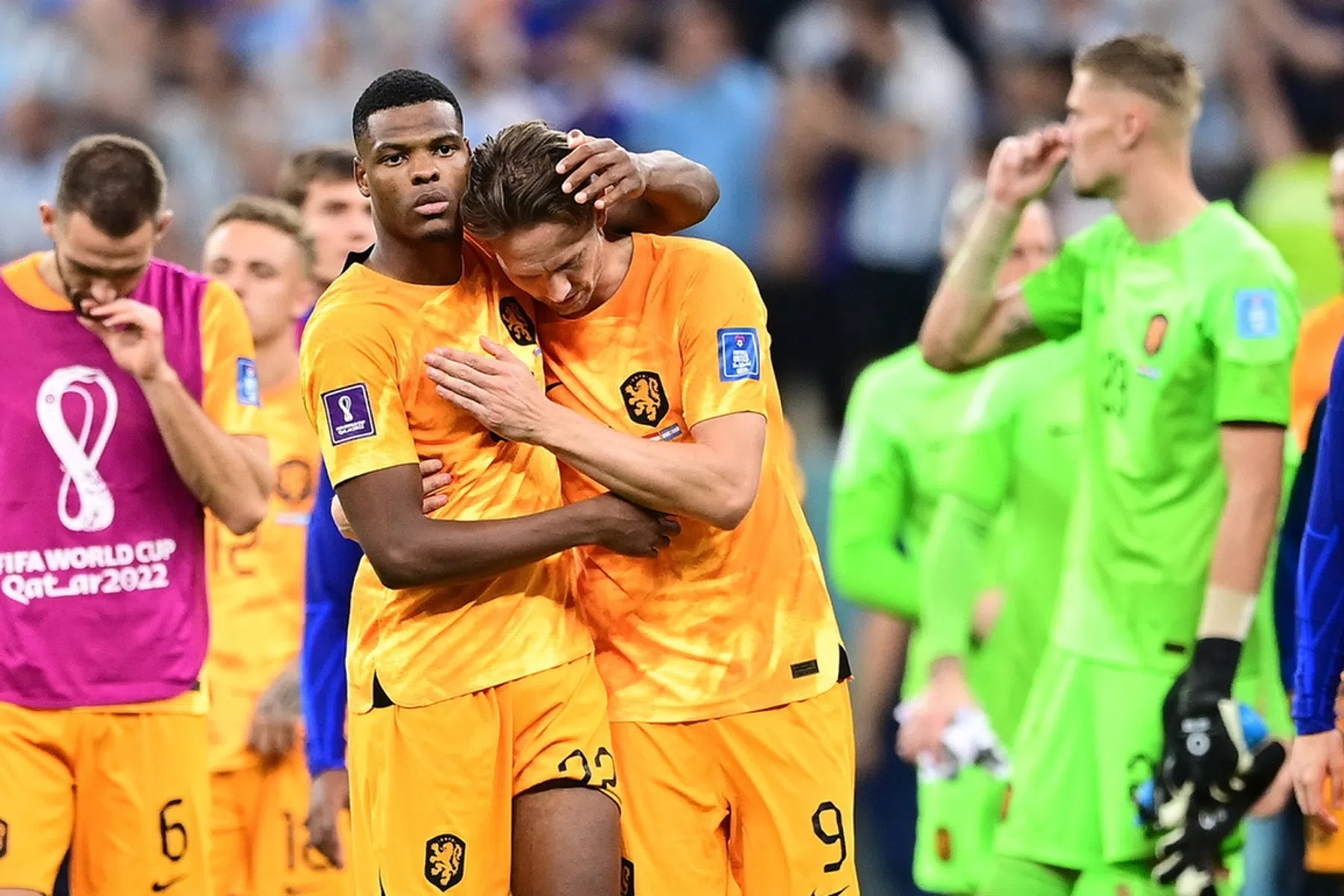 Denzel Dumfries over provocaties en kaart: 'Ik had zo mijn redenen'