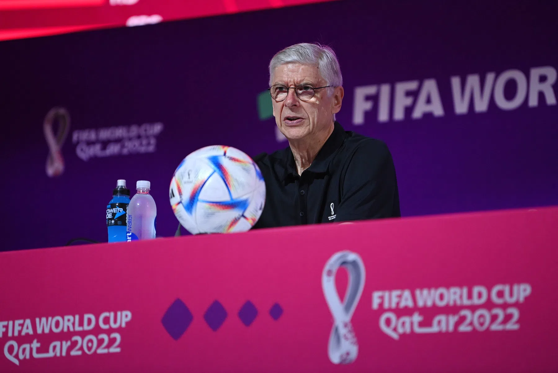 Wenger looft aanvallers Engeland en Frankrijk in aanloop naar kraker