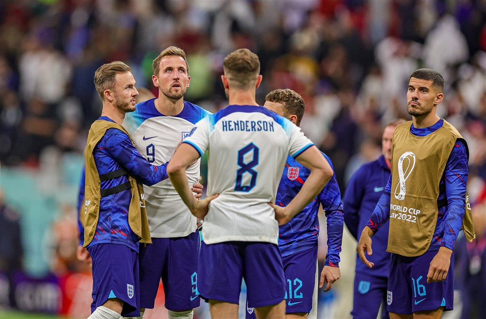 Engelse schlemiel Kane ontroostbaar na avond vol uitersten