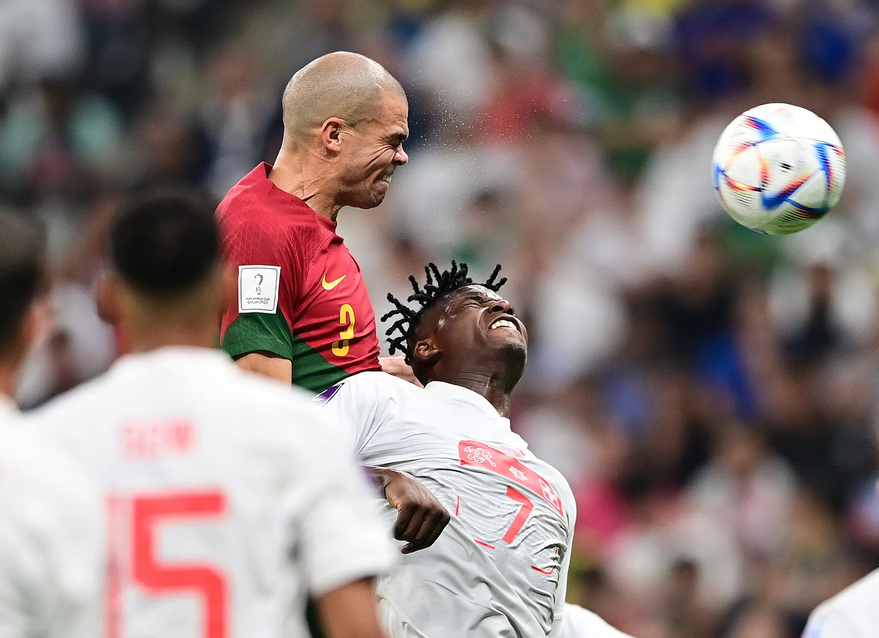 Pepe en Fernandes furieus over arbiter: 'Zo wordt Argentinië wereldkampioen'