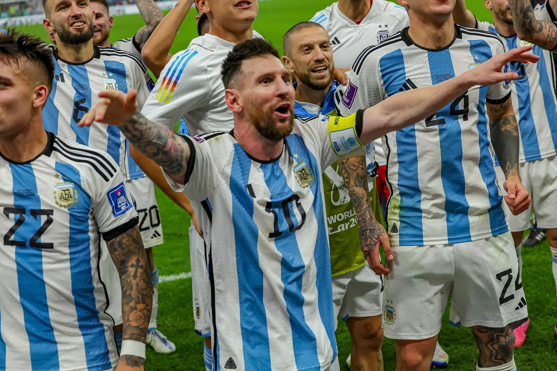 Messi is boos op Weghorst en haalt uit naar Van Gaal