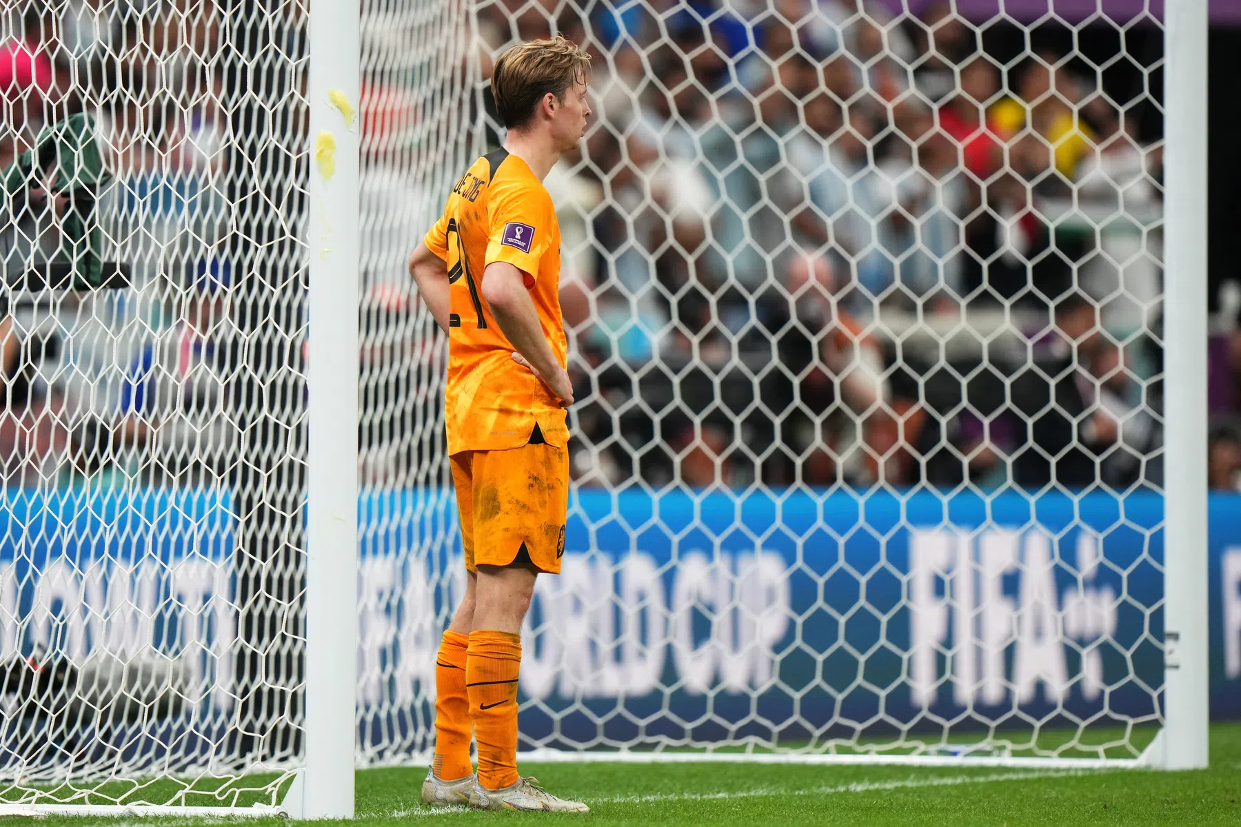 Ook De Jong richt giftige pijlen op Mateu Lahoz: 'Hij was echt schandalig'