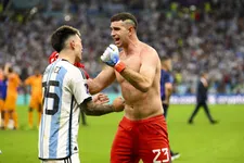 Thumbnail for article: Emiliano Martínez loopt helemaal leeg over Lahoz, Van Gaal en Noppert
