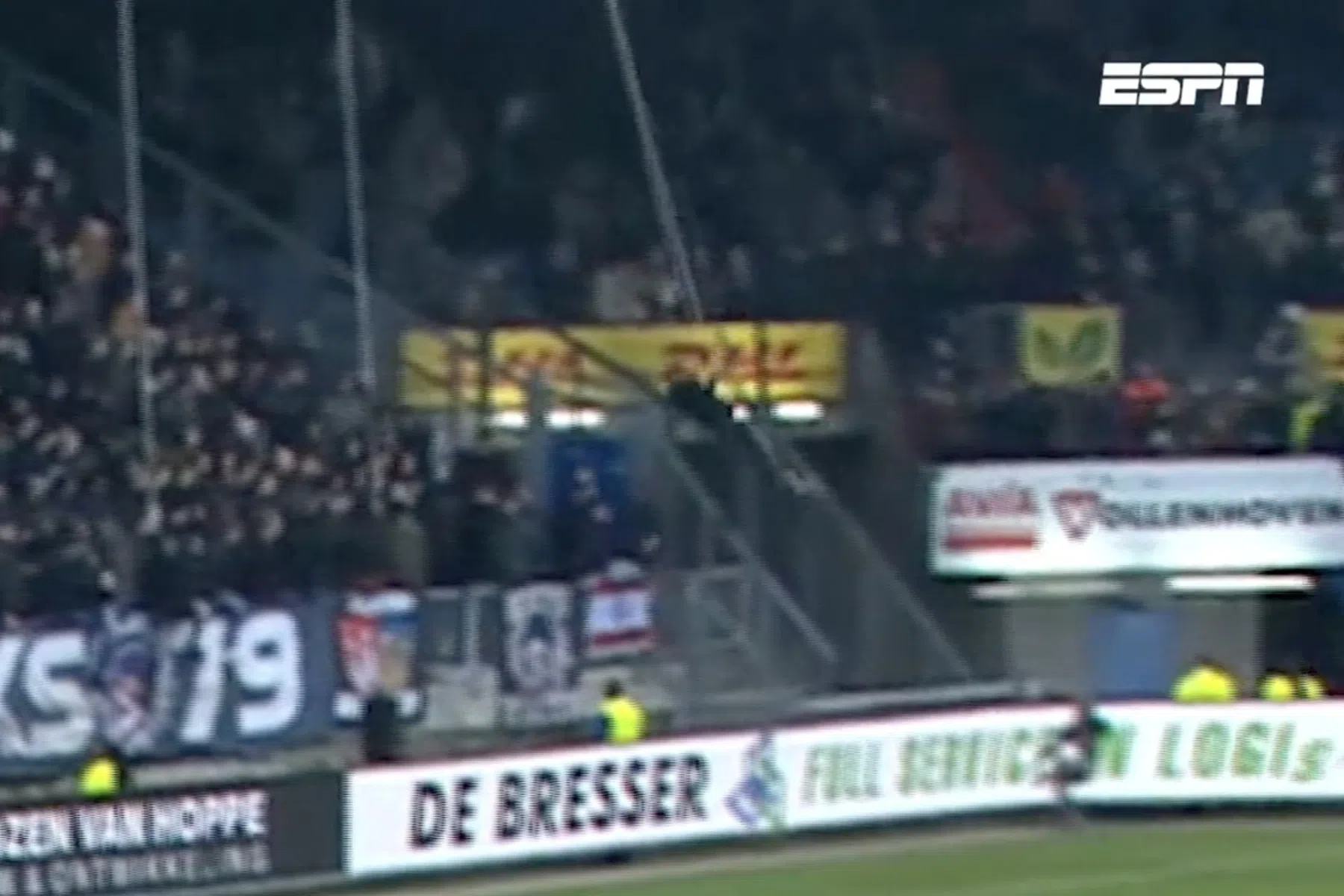 Tilburgse Tarzan slingert tijdens Brabantse derby door stadion Willem II