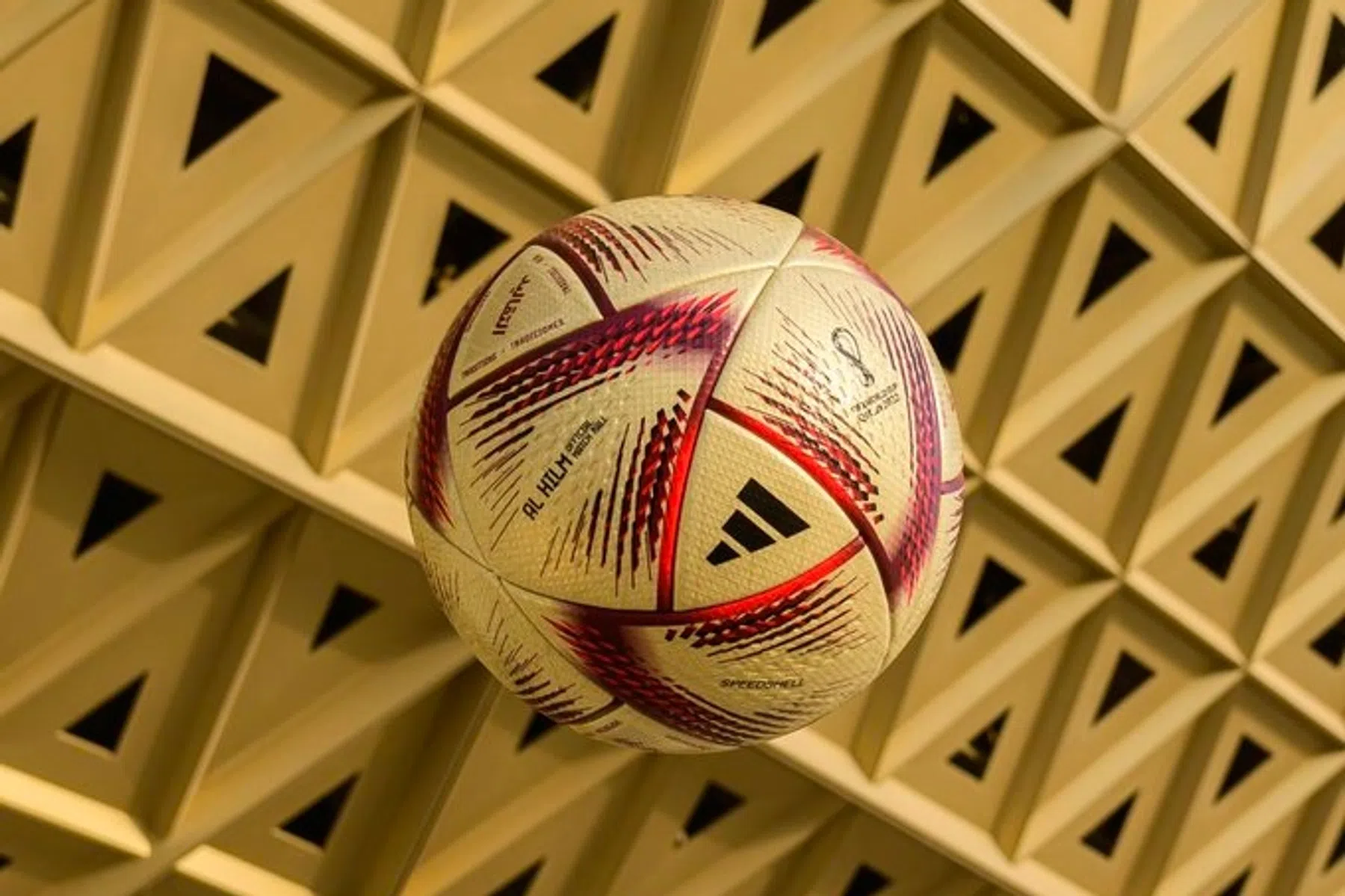 Nieuwe wedstrijdbal voor de slotfase van het WK