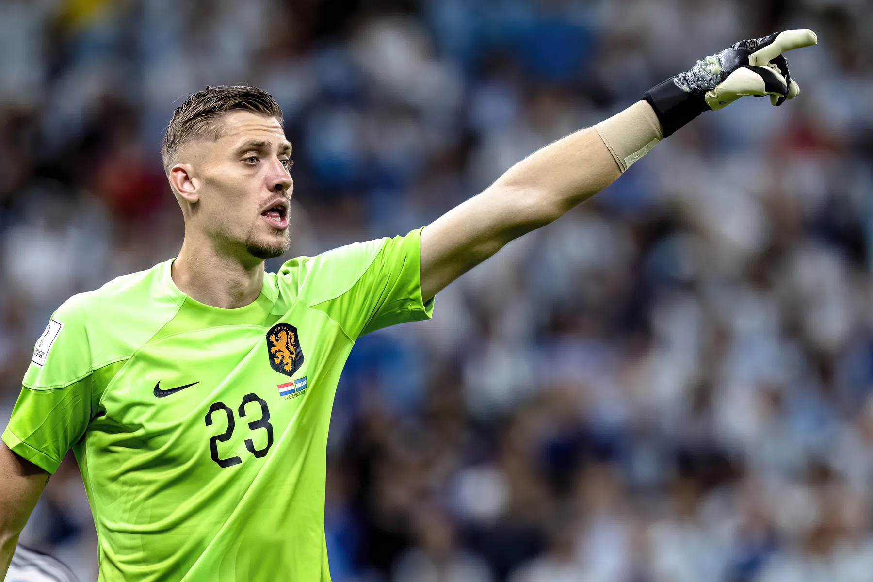 Ajax denkt aan Noppert