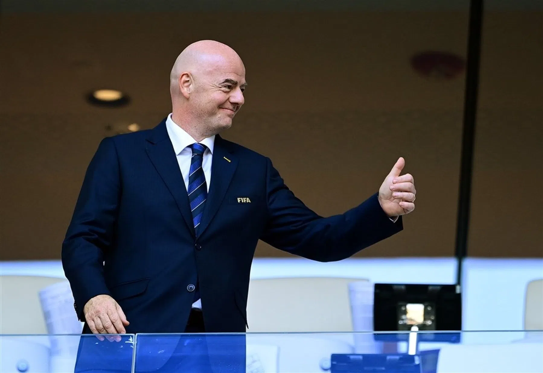  'FIFA ondergraaft succesformule met XXL-WK' 