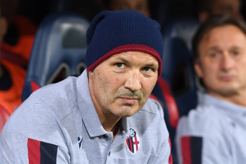 Italiaanse kranten eren overleden Mihajlovic, Maldini in tranen op tribune