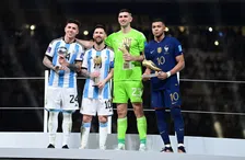 Thumbnail for article: Martínez viert prijs voor Beste Keeper van WK op opmerkelijke wijze