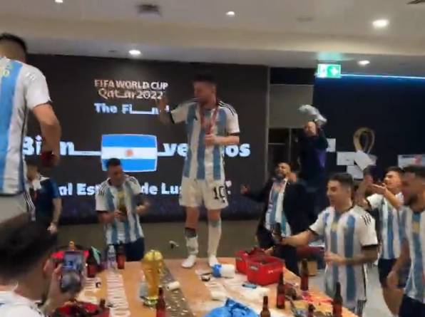 Zo vierde Argentinië de titel: Messi danst op tafel