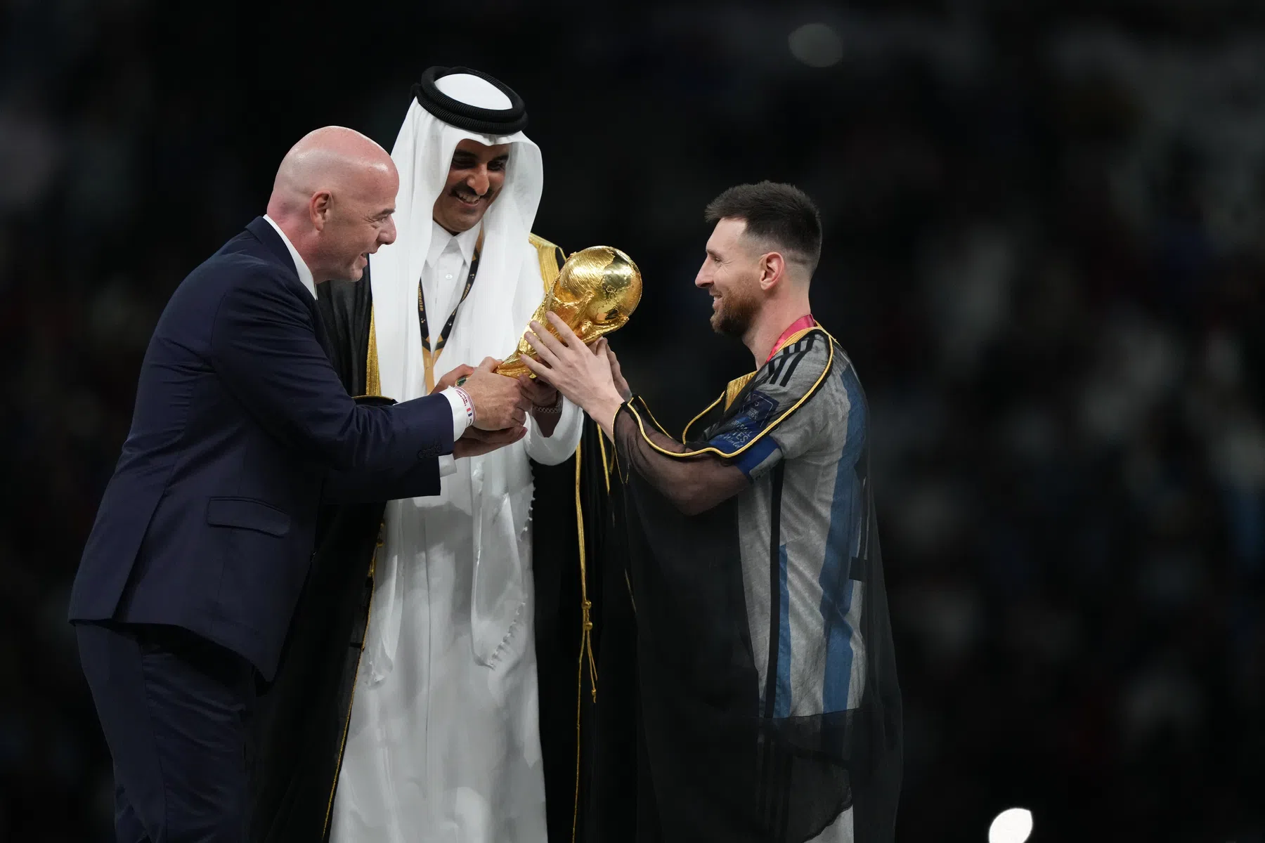 FIFA haalt veelbesproken tweets over Messi weg na boze Ronaldo-fans