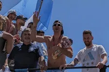 Thumbnail for article: Villa-coach Emery wil in gesprek met Martínez over veelbesproken titelfeest 