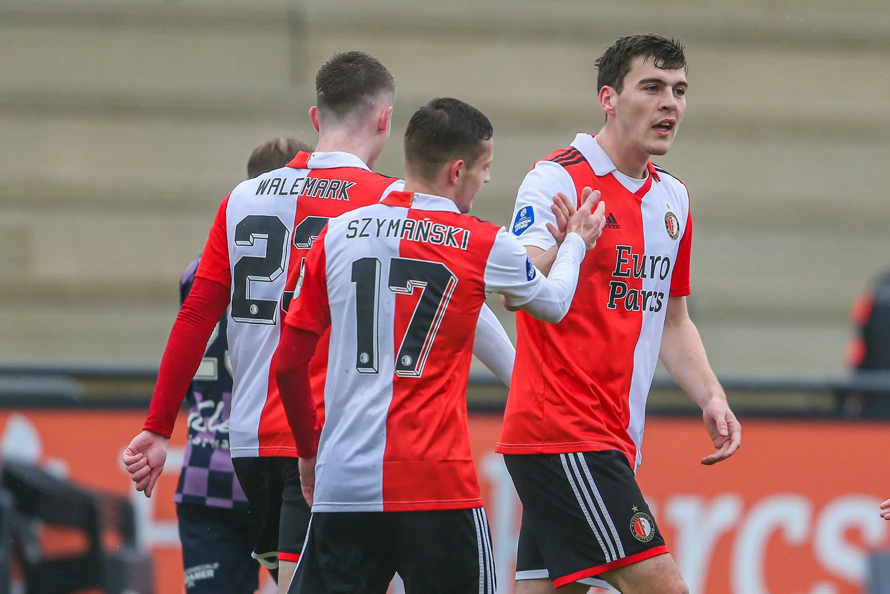 Feyenoord maakt er zeven in mega-oefenduel met Go Ahead