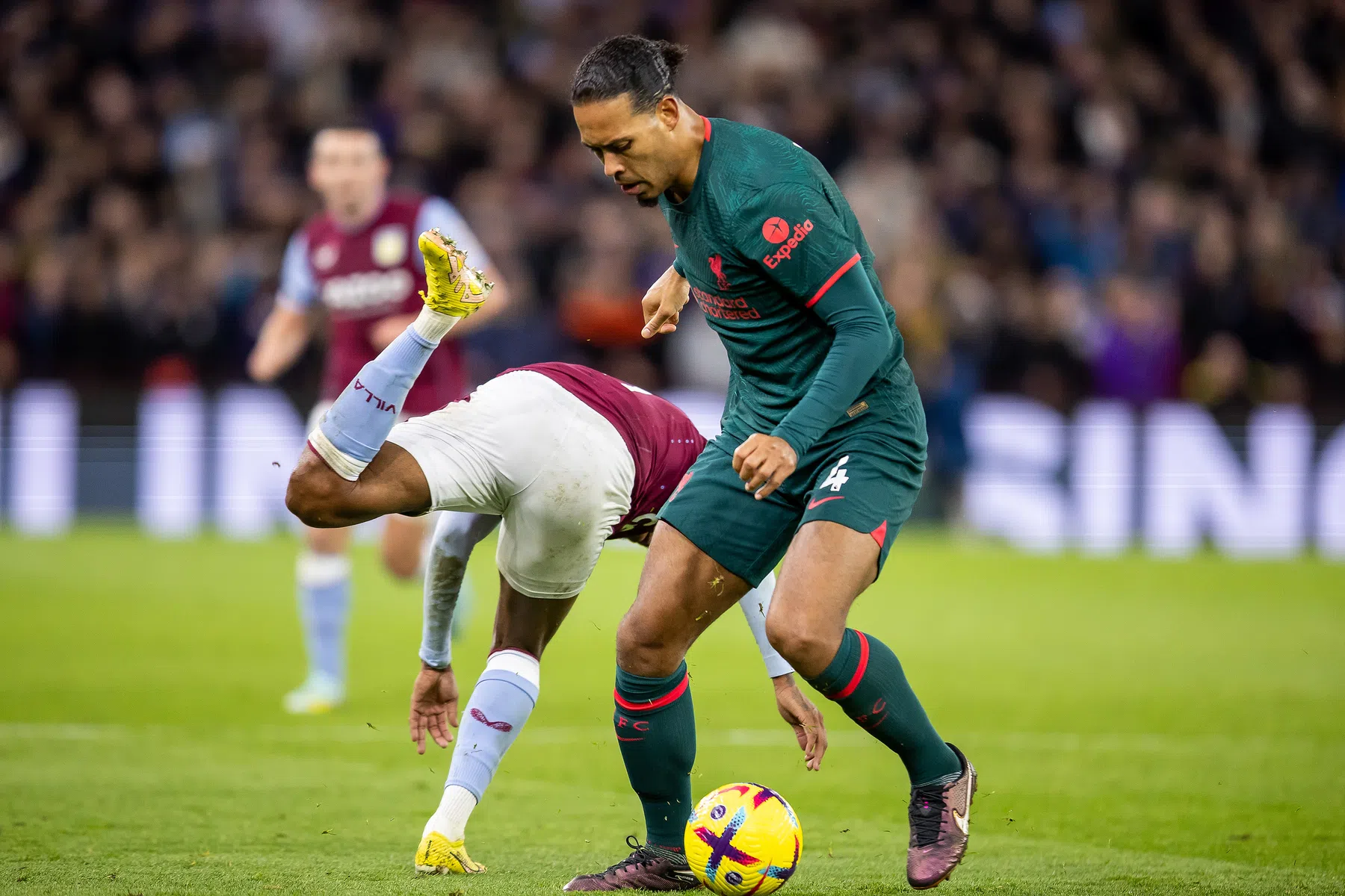 Salah, Van Dijk en piepjonge Bajcetic bezorgen Emery eerste nederlaag 