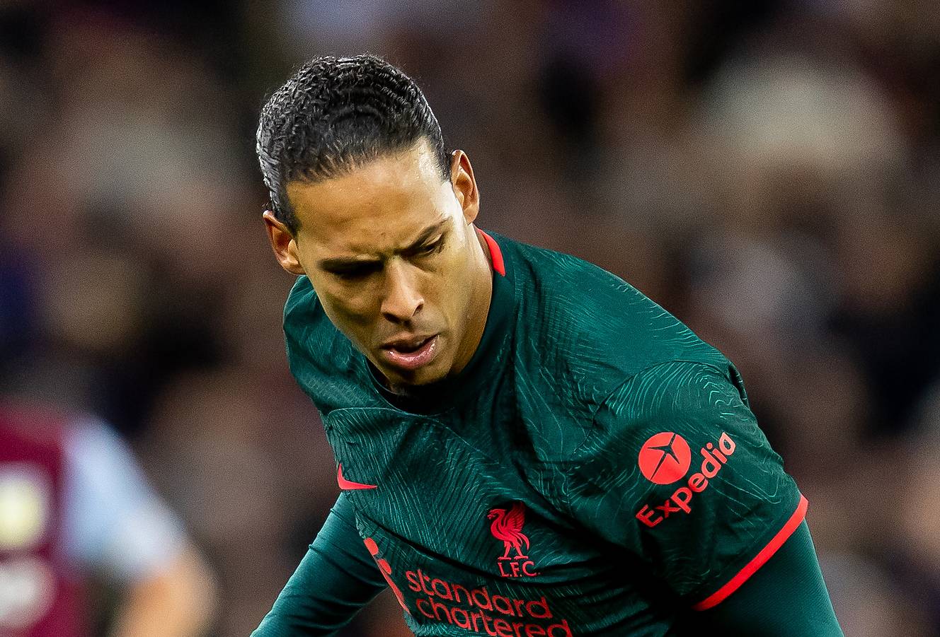 Van Dijk krijgt zeldzame rekening na dramatische eerste helft Liverpool