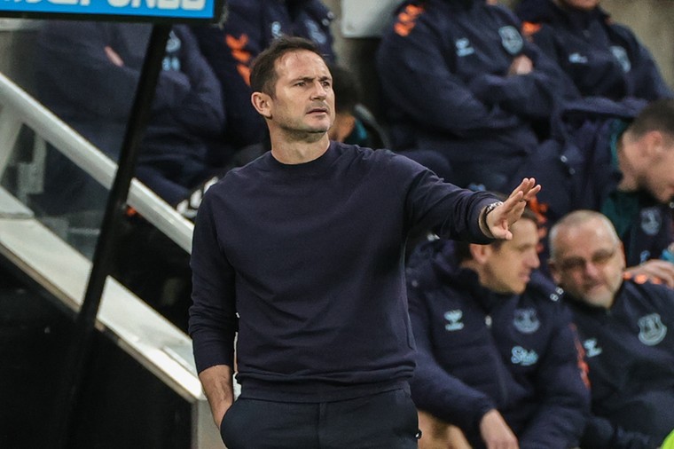 Baan van Lampard aan zijden draadje, fans willen rigoureuze stap zien