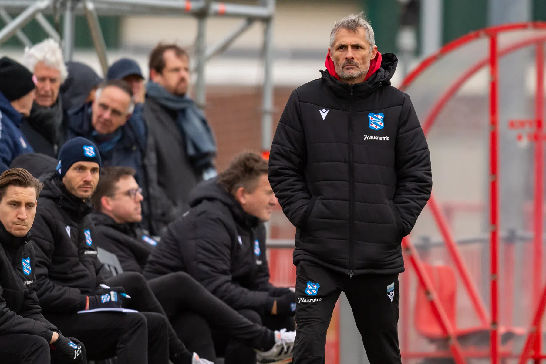 Van Wonderen prikkelt Heerenveen-spelers met Arsenal-beelden