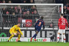 Thumbnail for article: Apathisch AZ juicht te vroeg: Vitesse knokt zich naar laat punt