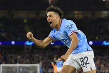 Thumbnail for article: Rico Lewis, het Man City-talent dat Guardiola in vervoering brengt