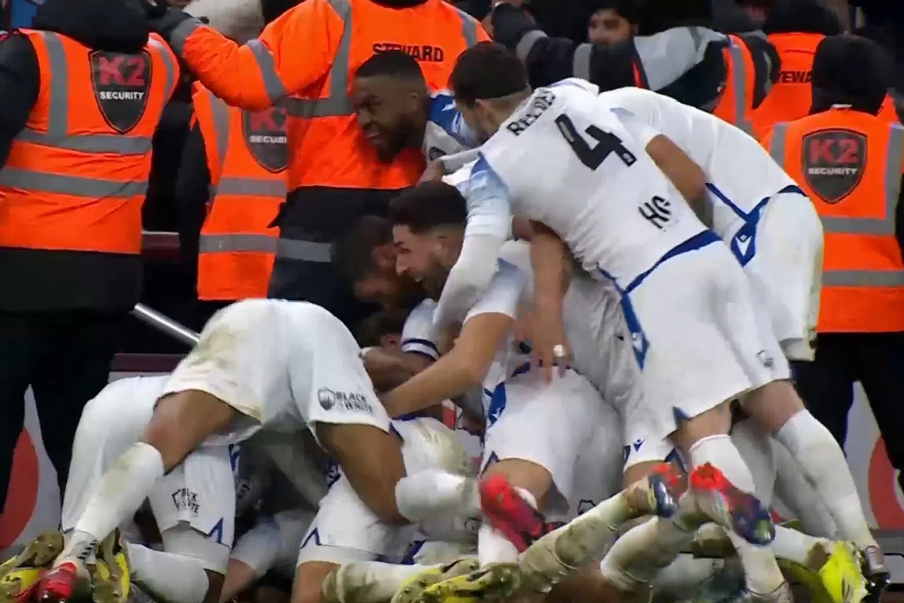 Ongekende FA Cup-stunt: vierdeklasser Stevenage zorgt voor kippenvel