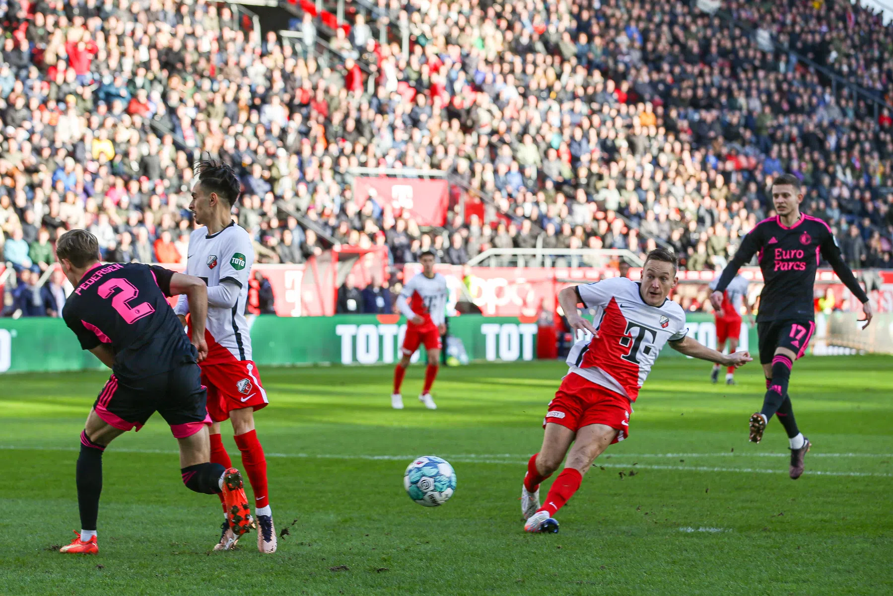 Uitgerekend Toornstra doet Feyenoord pijn met vroege treffer