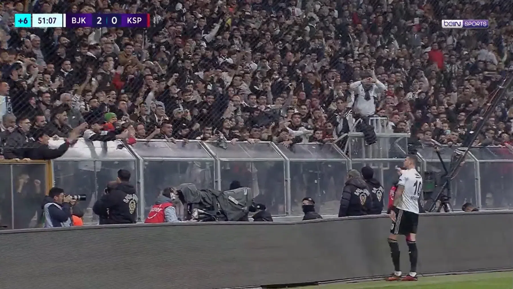 Besiktas komt met officieel statement na vermeende exit-clausule Weghorst