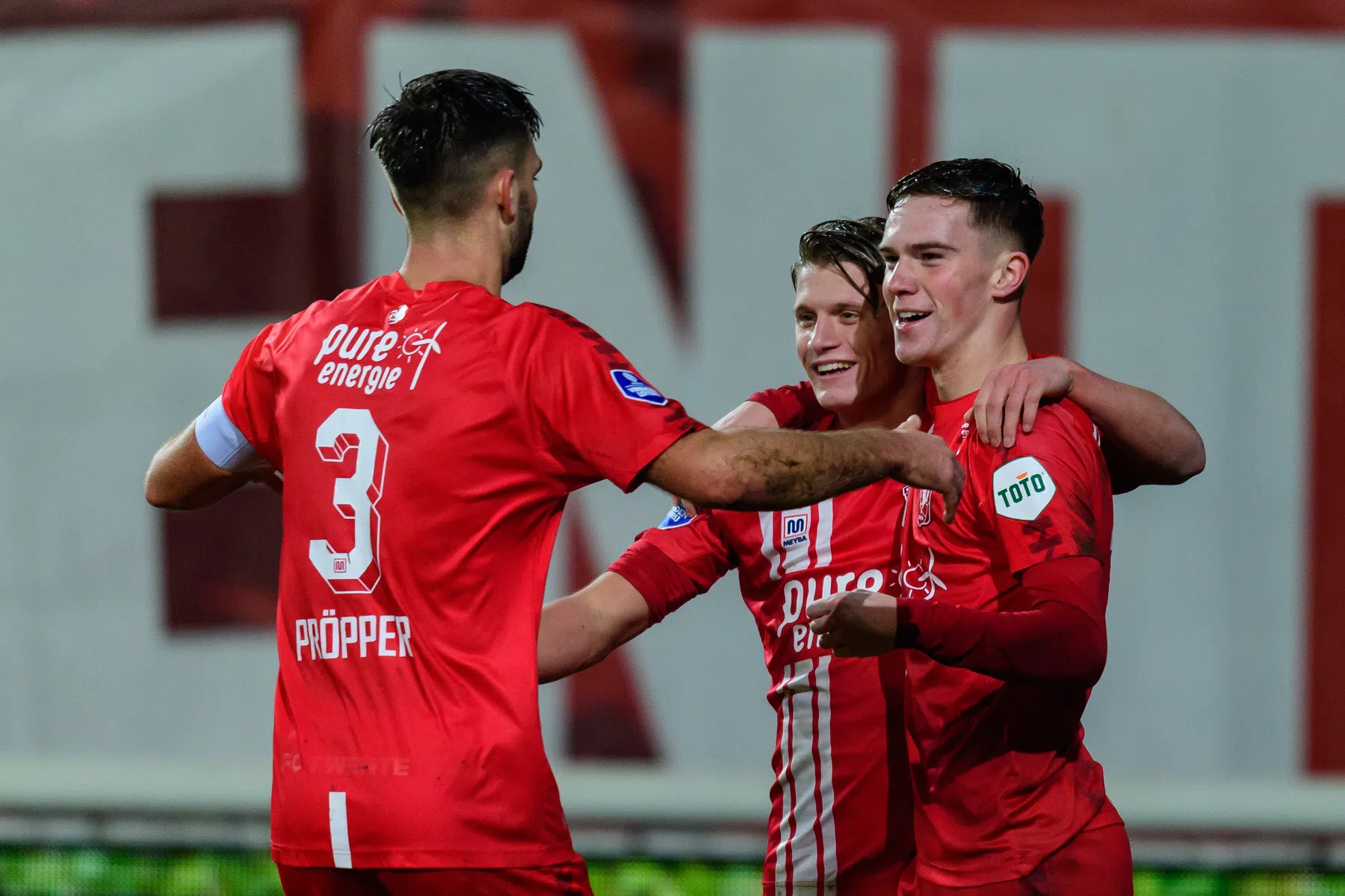 Twente zonder enige moeite naar achtste finales