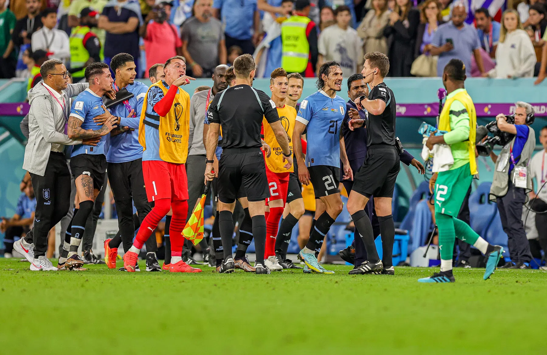 Cavani: 'Als ze mij bestraffen, moet de scheidsrechter de gevangenis in' 