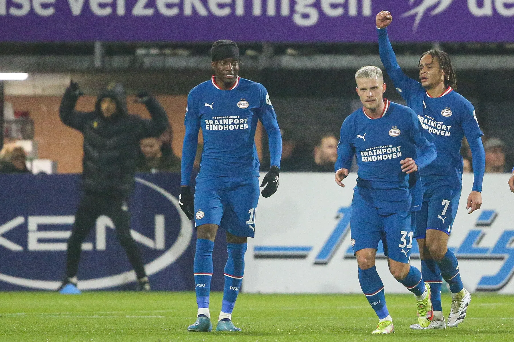 Trefzekere Simons bespreekt WK-bagage en gaat in op gemis Gakpo