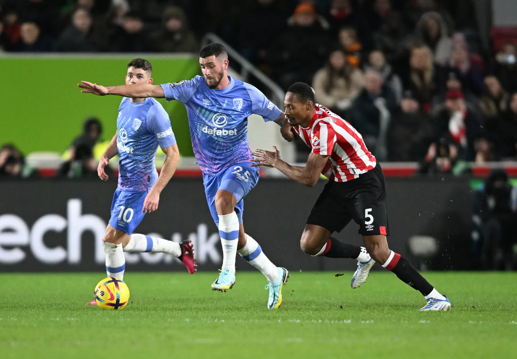 Bournemouth en schlemiel Senesi laten gouden kans liggen