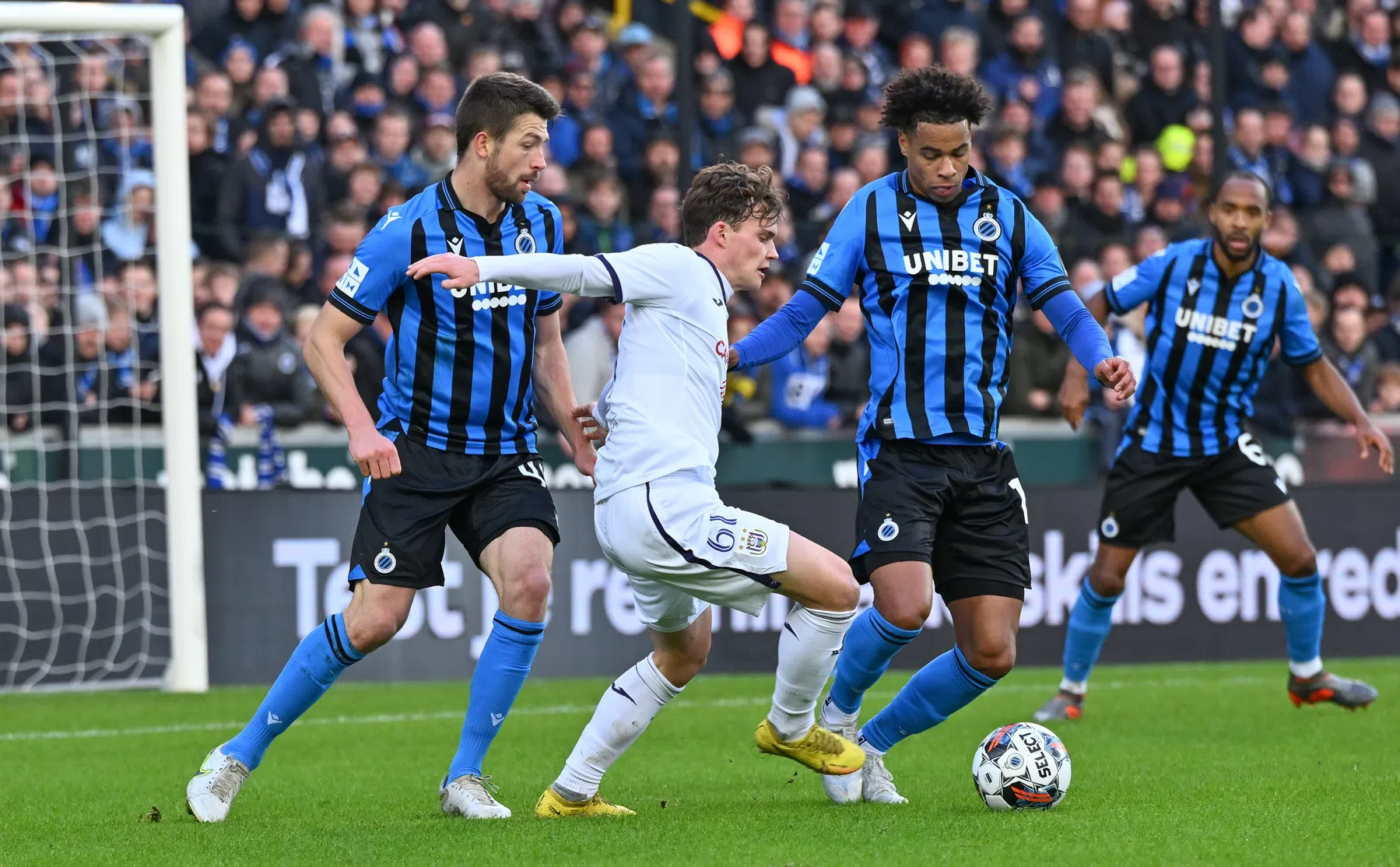 Club Brugge ondanks kansenregen niet voorbij Anderlecht