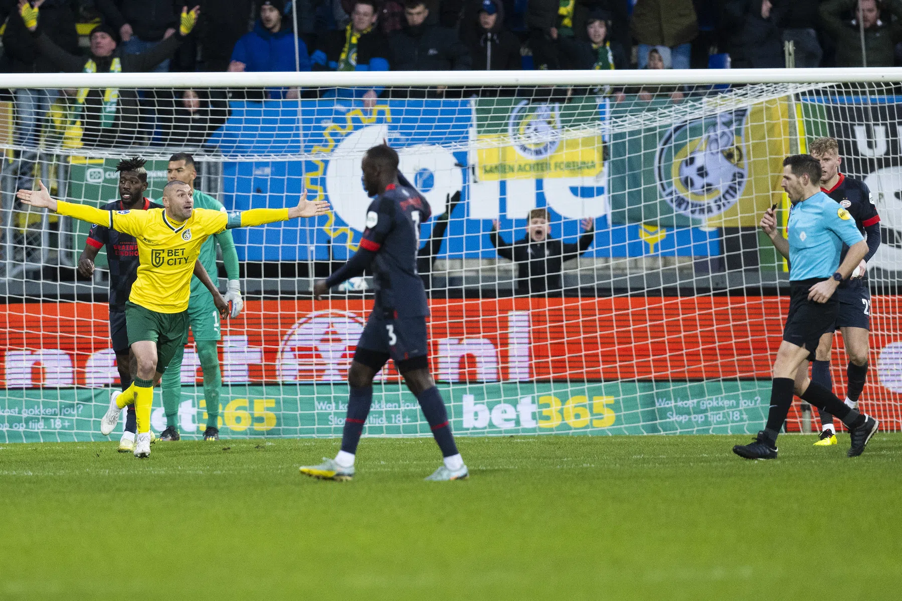 Teze weerspreekt stempel voor PSV: 'Zo wil ik het niet noemen' 