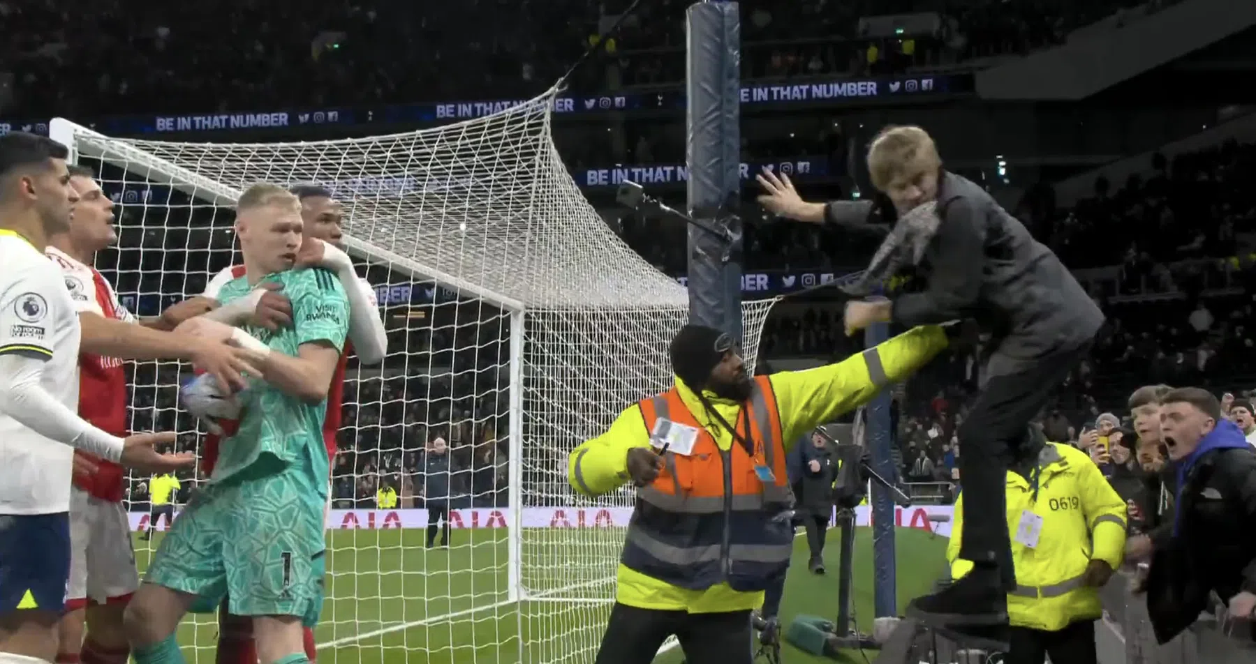 Ramsdale na laatste fluitsignaal aangevallen door Tottenham-fan