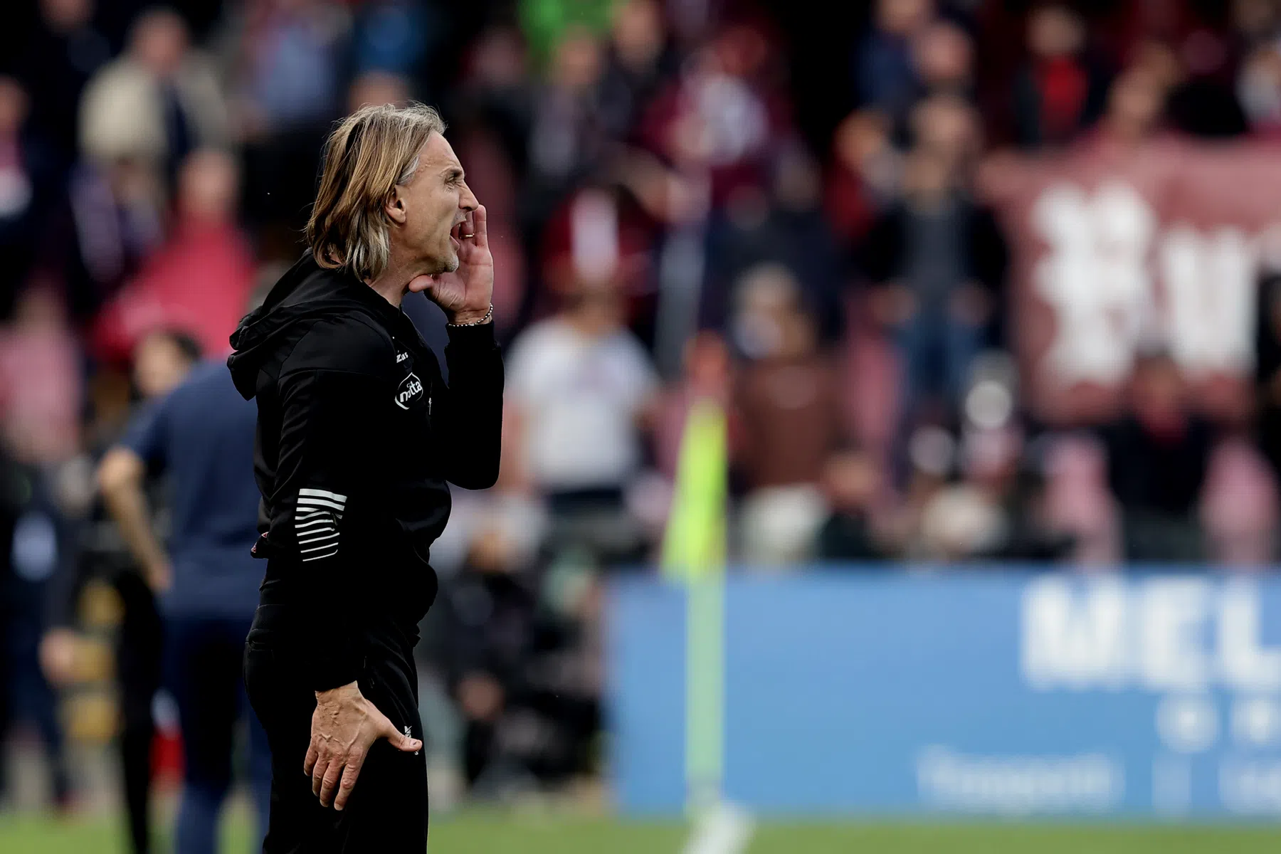 Bizarre draai: Vilhena gaat weer werken met maandag ontslagen trainer