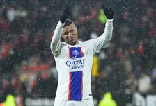 Thumbnail for article: Ontketende Mbappé sloopt Franse voetbaldwerg