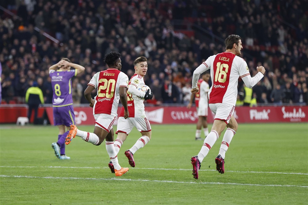 Crisis bij Ajax compleet na nieuw debacle tegen FC Volendam