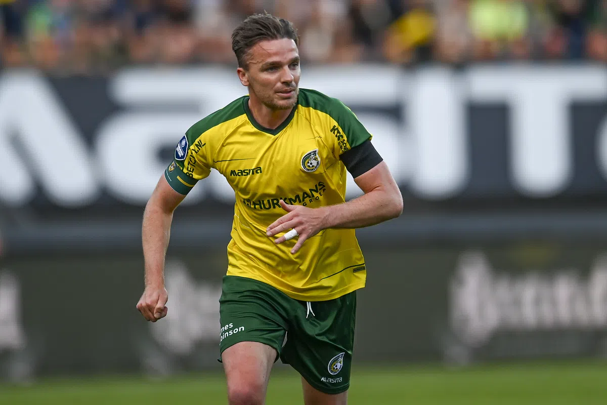 Rienstra staat zondag voor bijzonder debuut bij Cambuur