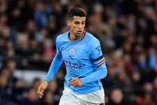 Thumbnail for article: 'Bayern pikt Cancelo op: concurrentie neemt toe voor Mazraoui en Blind'