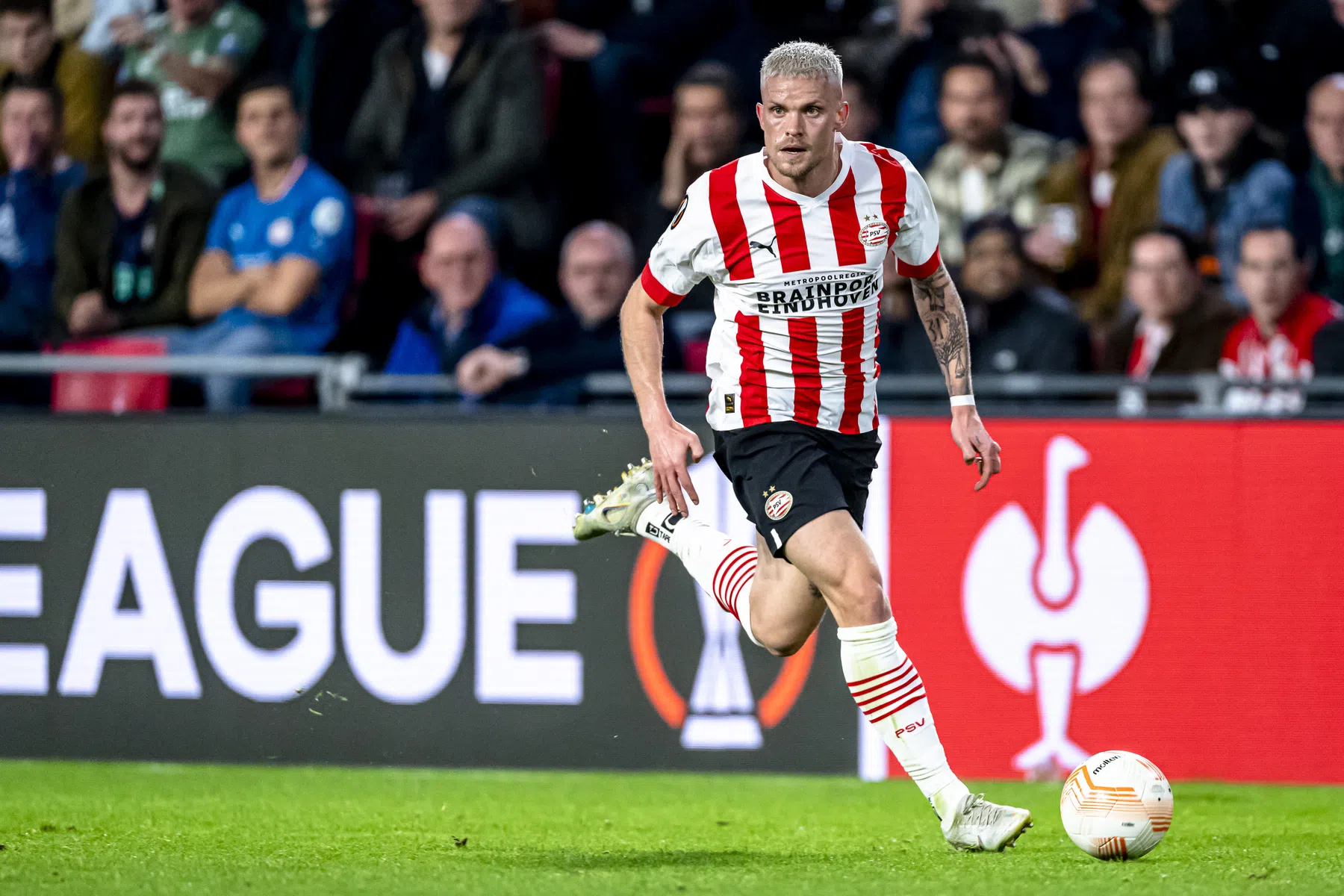 Max maakt weg bij PSV vrij voor Van Aanholt