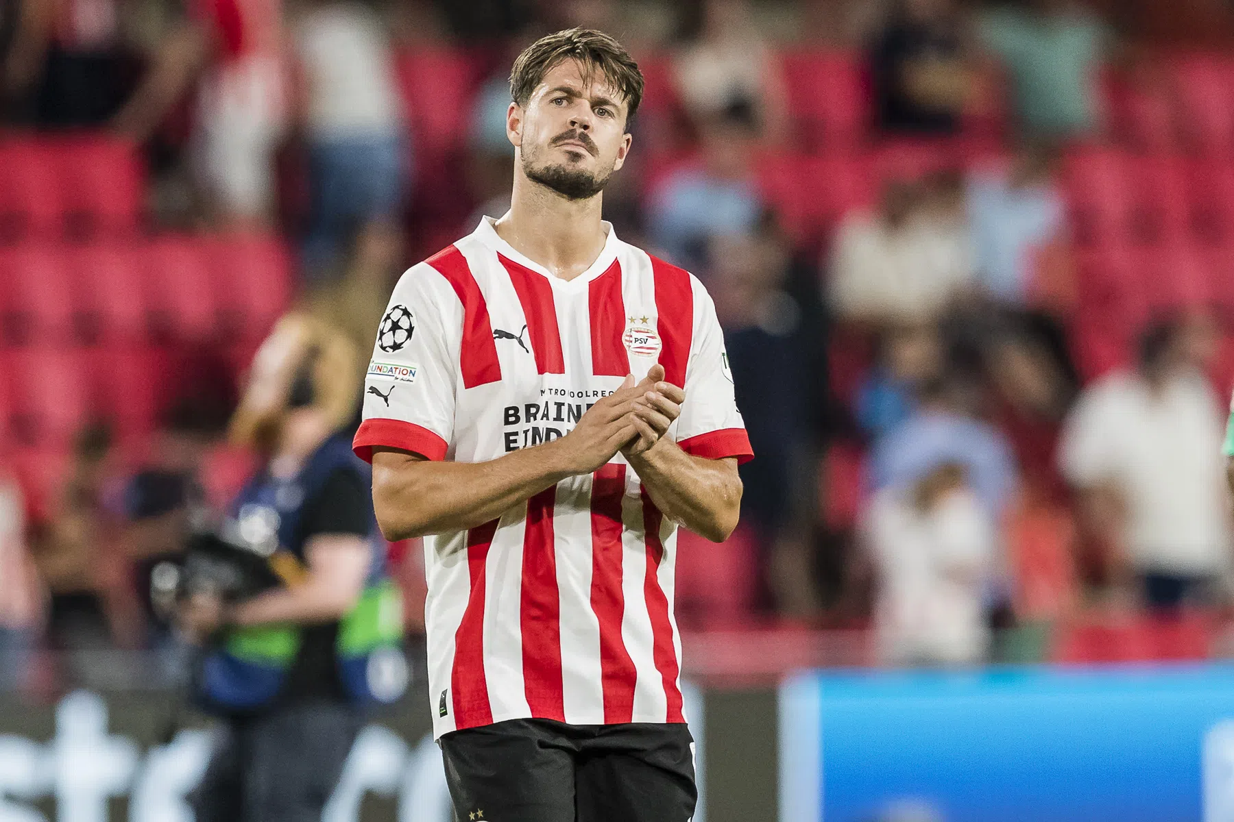 Vitesse meldt zich op laatste moment bij PSV voor terugkeer Van Ginkel