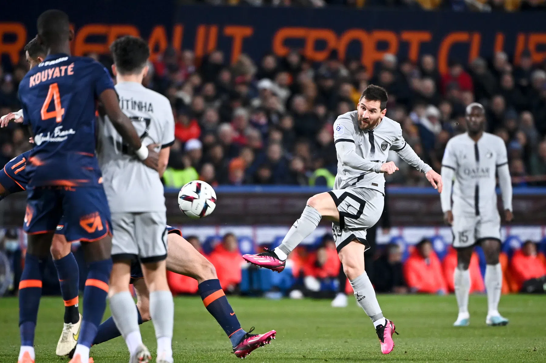 PSG boekt na veel tegenslag belangrijke zege met zorgen