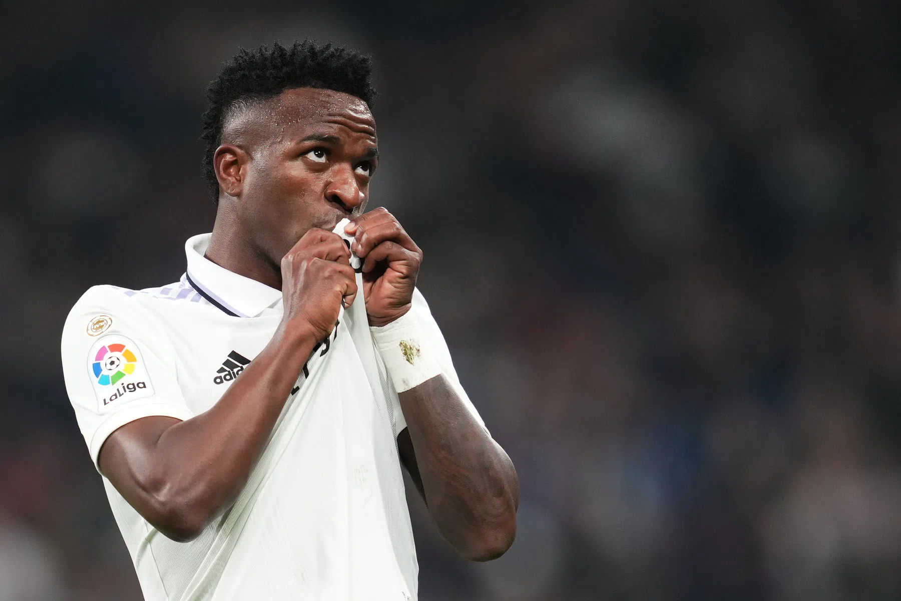 Courtois wil bescherming na rotschop op Vinícius, Ancelotti geeft blessure-update