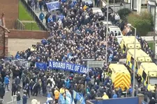 Thumbnail for article: Dag vol uitersten voor Everton: na protestmars verovert Dyche de harten