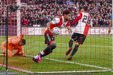 Thumbnail for article: Tiental PSV geeft het weg in tumultueuze topper tegen Feyenoord