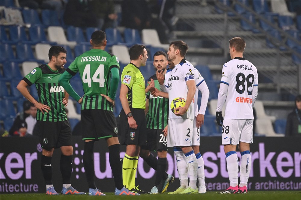 Zelfs De Roon weet het niet meer: Atalanta woedend over arbitrage