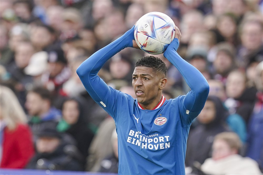 Basisdebuut Van Aanholt, Boscagli na tien maanden terug bij PSV