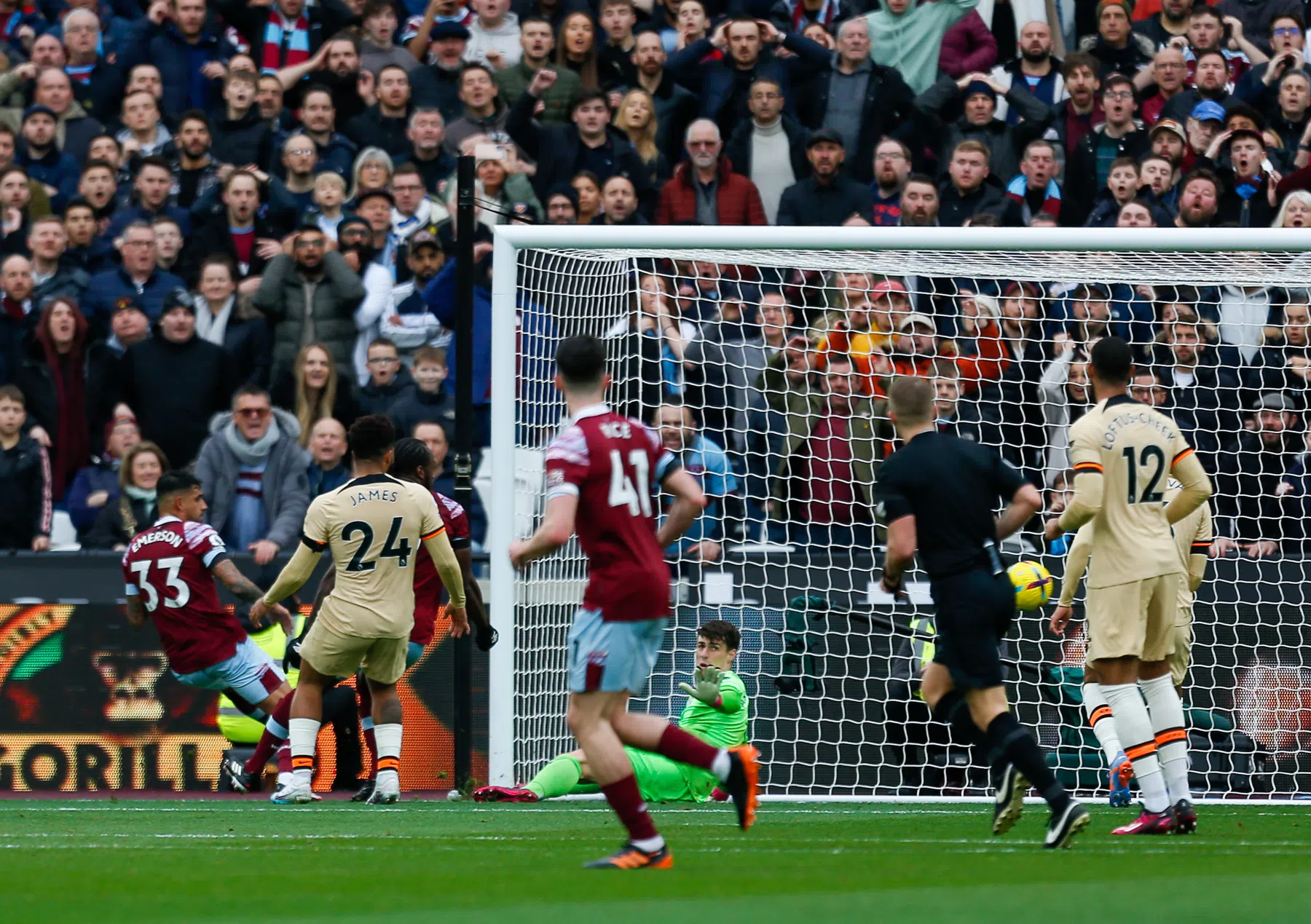 Zwalkend Chelsea loopt zich ook stuk op degradatiekandidaat West Ham