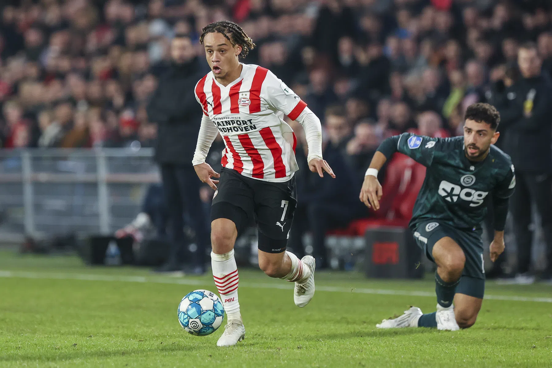 Uitblinker Simons wil alleen maar genieten en niet over zijn contract praten