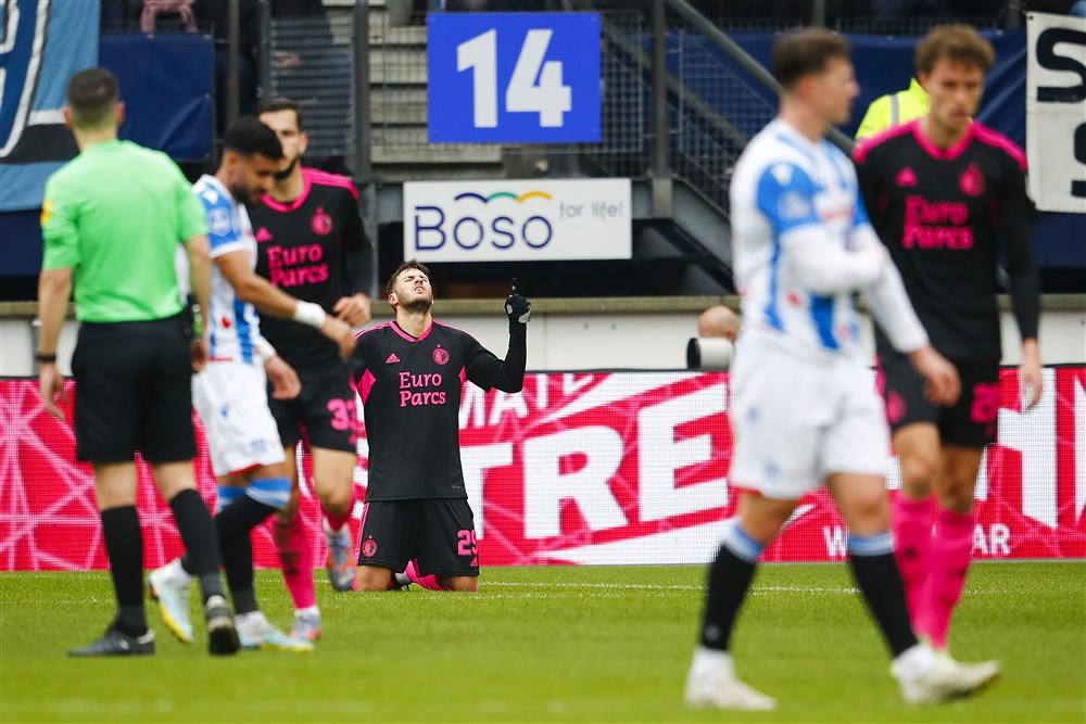 Feyenoord worstelt en komt boven ondanks fraaie treffer Heerenveen