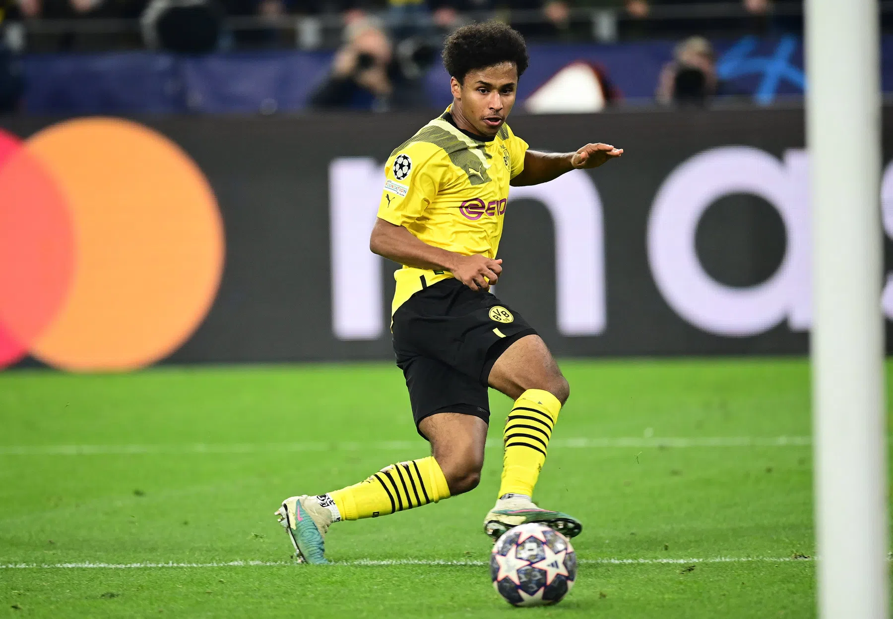 Counter in dertien tellen bezorgt Dortmund zege op Chelsea